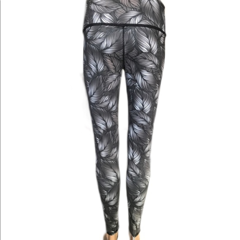 Yoganastix Fitted Athletic Leggings Reversible Med - Picture 7 of 8